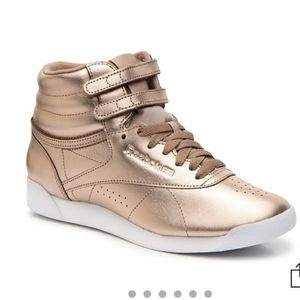 CLASSIC REEBOK - EUC